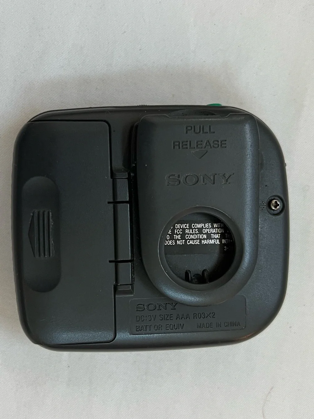 Sony SRF-M35 Black Walkman Portable Headphone Jack Radio AM/FM Stereo Receiver